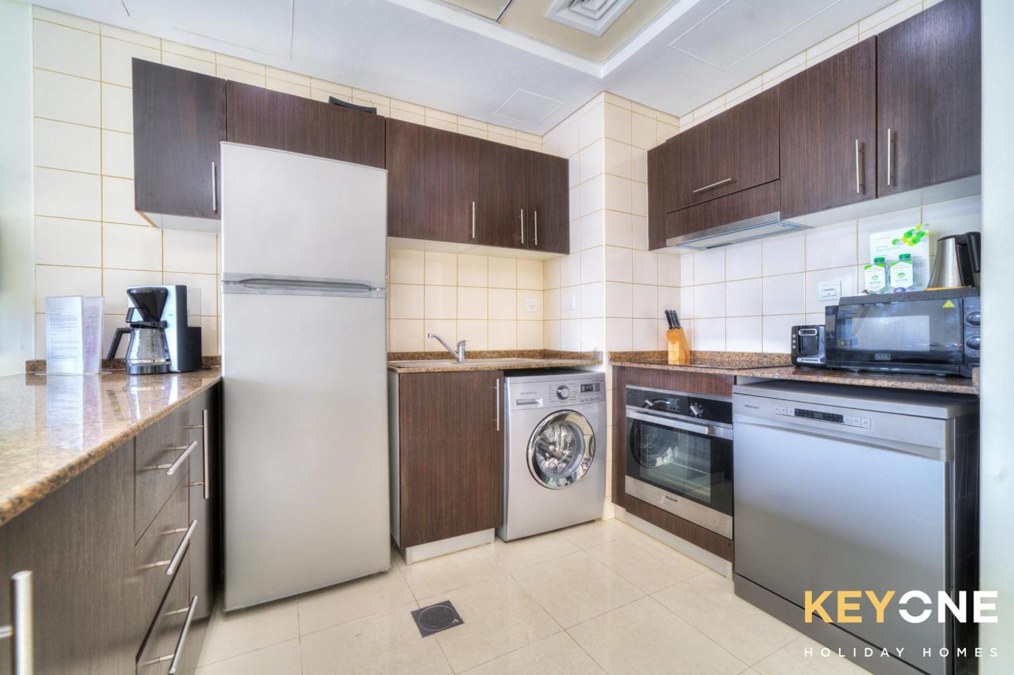 Contemporary One Bedroom With Full Marina View Dubai Exterior foto