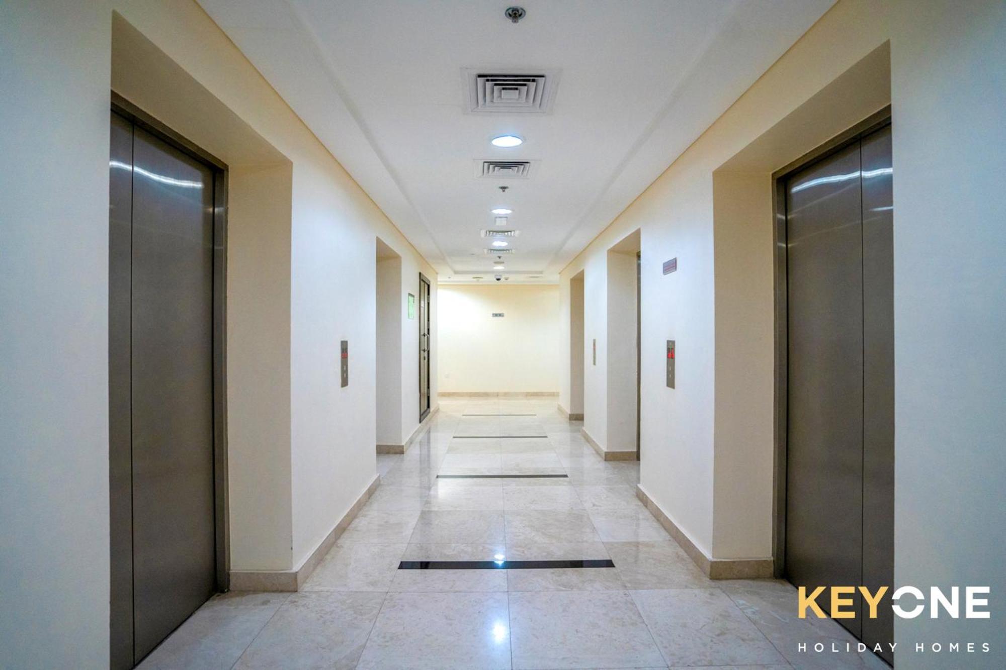 Contemporary One Bedroom With Full Marina View Dubai Exterior foto